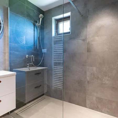 Zámocké Námestie * Kremnica