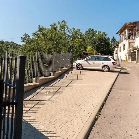 Zamocke Namestie Apartmán