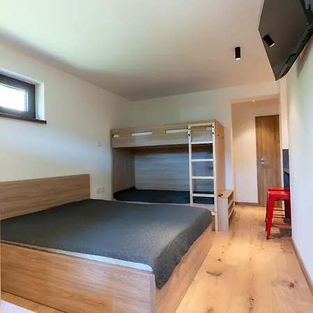 Zamocke Namestie * Kremnica