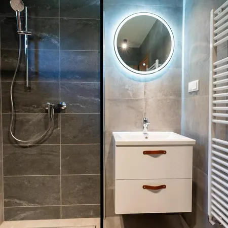 Zámocké Námestie Kremnica